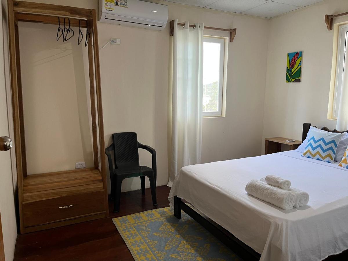 A&K Island Apartments بوكاس تاون المظهر الخارجي الصورة