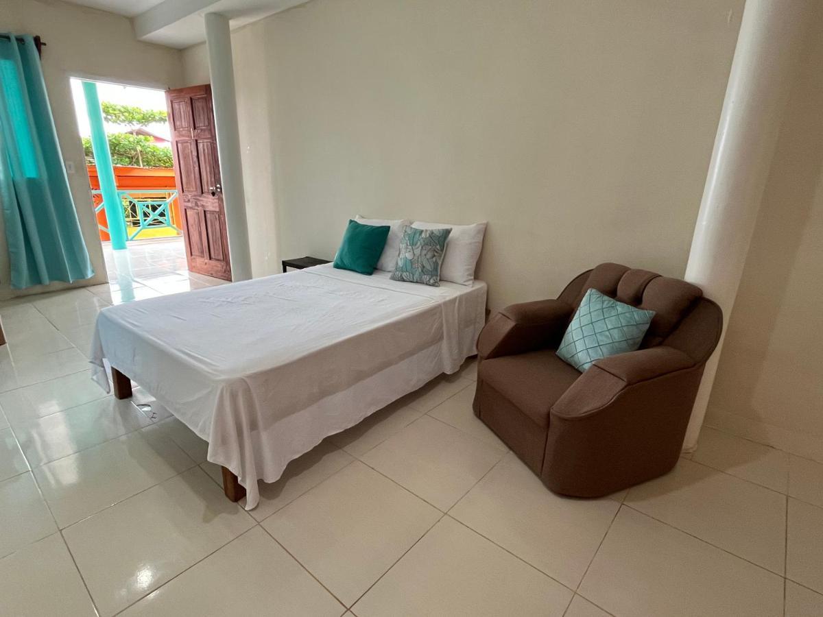 A&K Island Apartments بوكاس تاون المظهر الخارجي الصورة