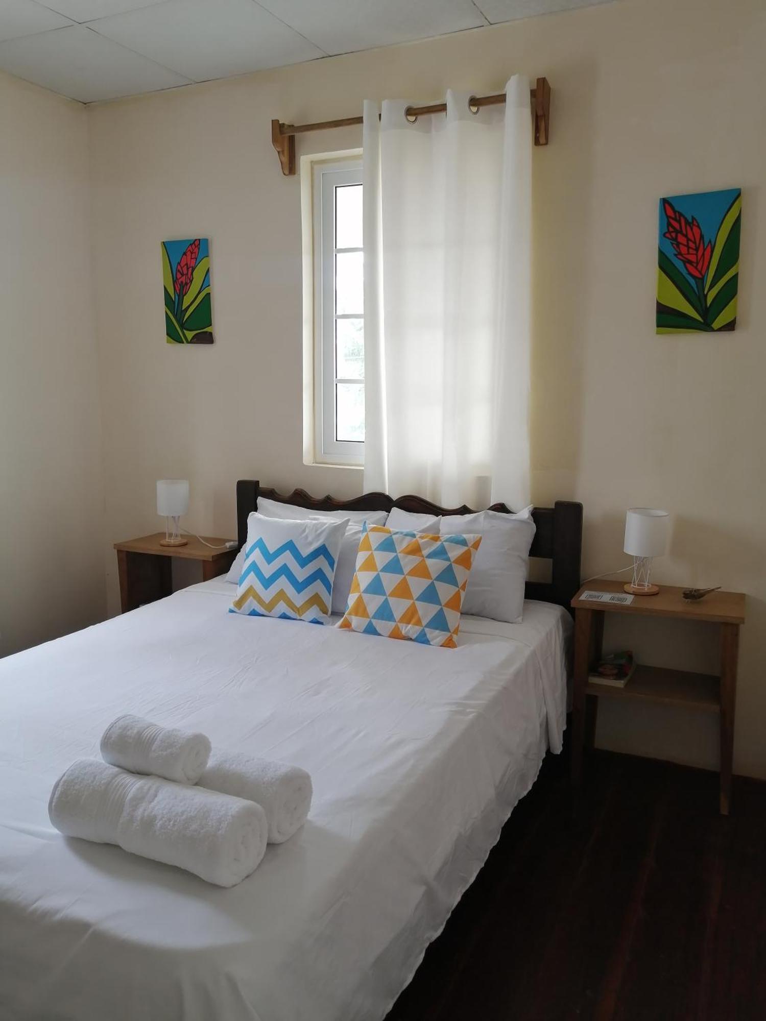 A&K Island Apartments بوكاس تاون الغرفة الصورة